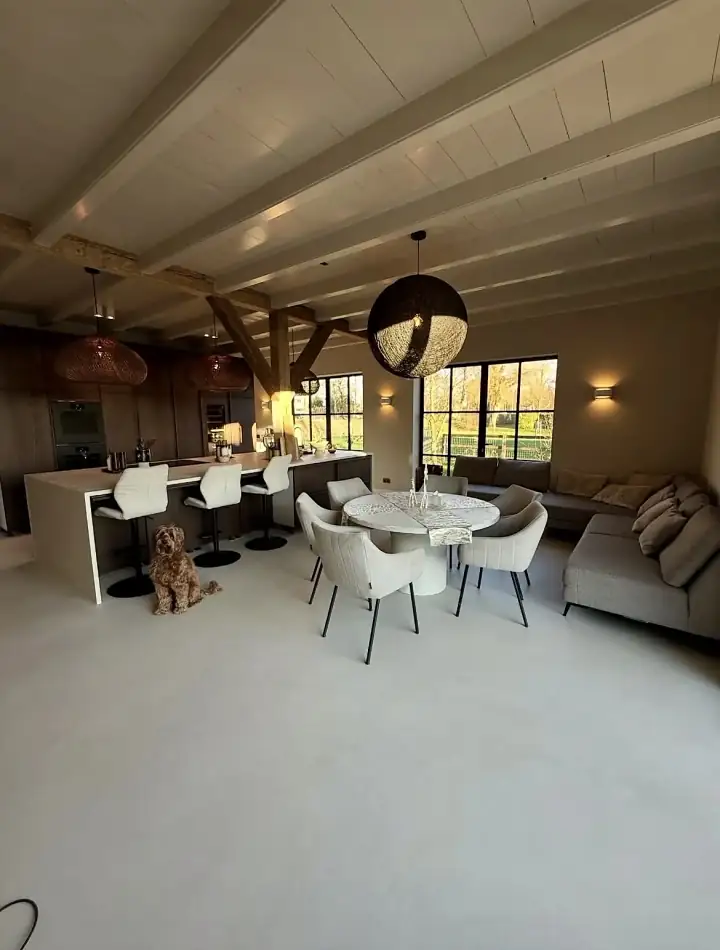 Woonboerderij Harmelen · Microcement · Woonkamer & Keuken