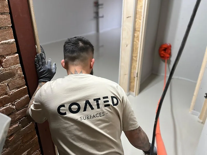 Pom Arnold at work - Coated Surfaces